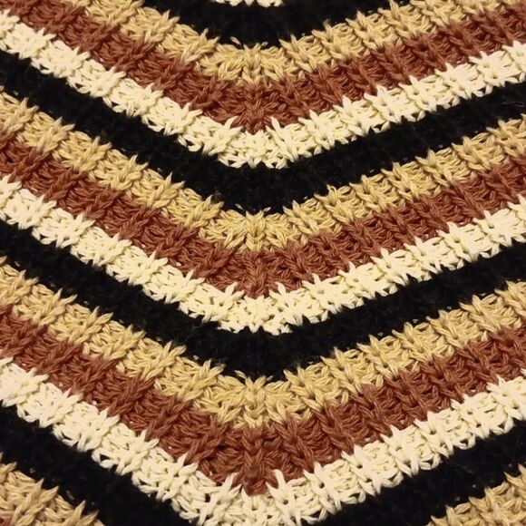 SurKana Sweater - Picture 9 of 9